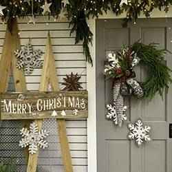 14 quick & easy ways to deck your doors for the holidays.