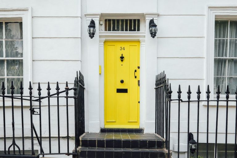 How to Paint Timber Door? What to Look For? | Aikon Distributions-Blog